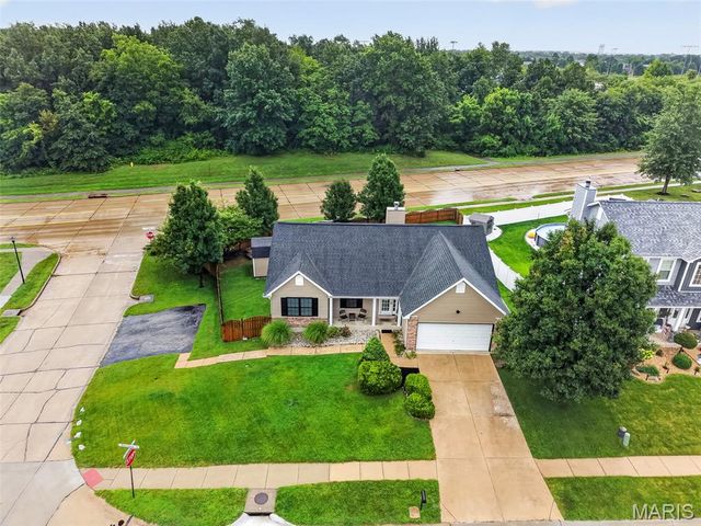 2 Moonstone Court, O'fallon, MO 63366
