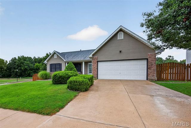 2 Moonstone Court, O'fallon, MO 63366