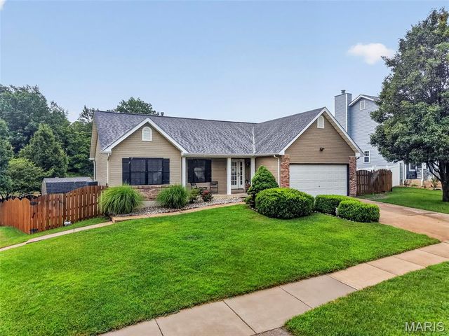 2 Moonstone Court, O'fallon, MO 63366