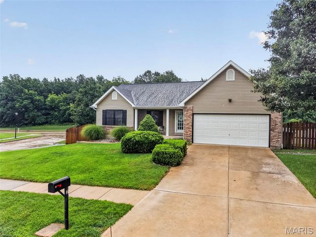 2 Moonstone Court, O'fallon, MO 63366