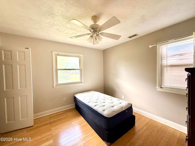 4825 College Acres Drive, Wilmington, NC 28403