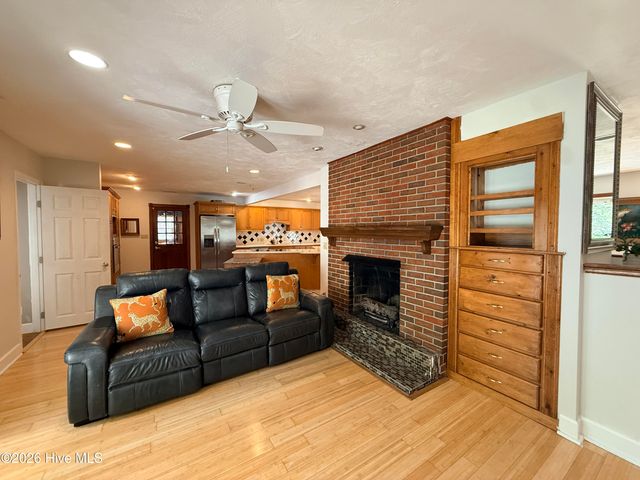 4825 College Acres Drive, Wilmington, NC 28403