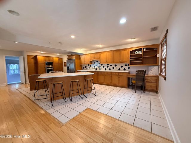 4825 College Acres Drive, Wilmington, NC 28403