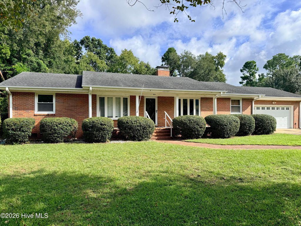 4825 College Acres Drive, Wilmington, NC 28403