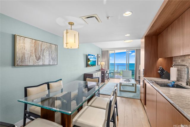 2139 Kuhio Avenue 2601, Honolulu, HI 96815