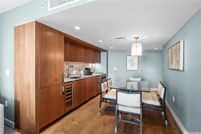2139 Kuhio Avenue 2601, Honolulu, HI 96815