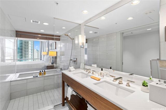 2139 Kuhio Avenue 2601, Honolulu, HI 96815