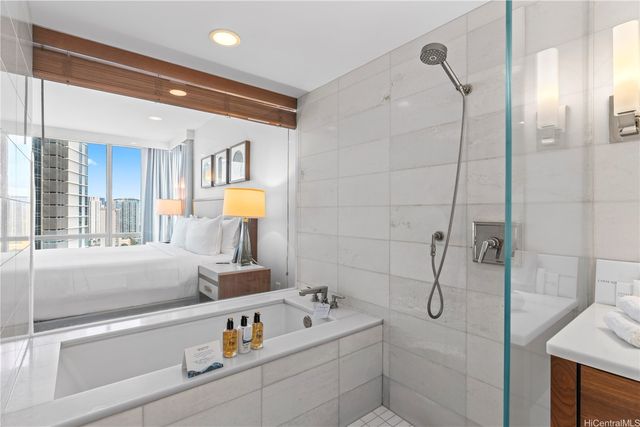 2139 Kuhio Avenue 2601, Honolulu, HI 96815
