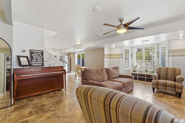 45 N MONTROSE LN, Saratoga Springs, UT 84043