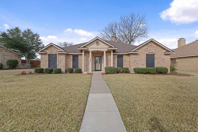 1405 Buena Vista Avenue, Garland, TX 75043