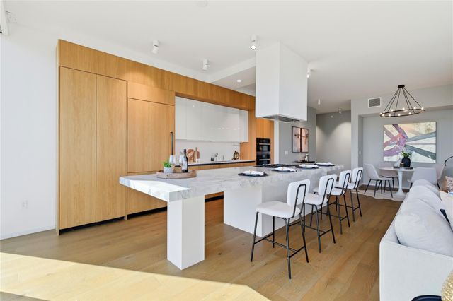 1211 W Riverside DR W 6B, Austin, TX 78704