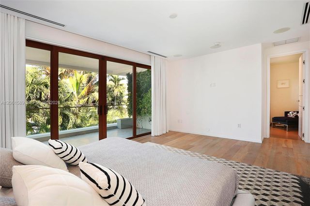 121 Buttonwood Drive, Key Biscayne, FL 33149