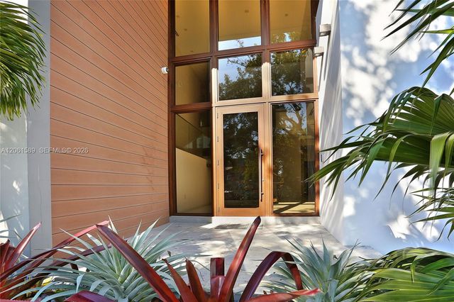 121 Buttonwood Drive, Key Biscayne, FL 33149