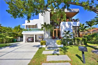 121 Buttonwood Drive, Key Biscayne, FL 33149