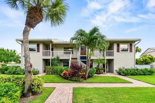 23 Eastgate Drive B, Boynton Beach, FL 33436
