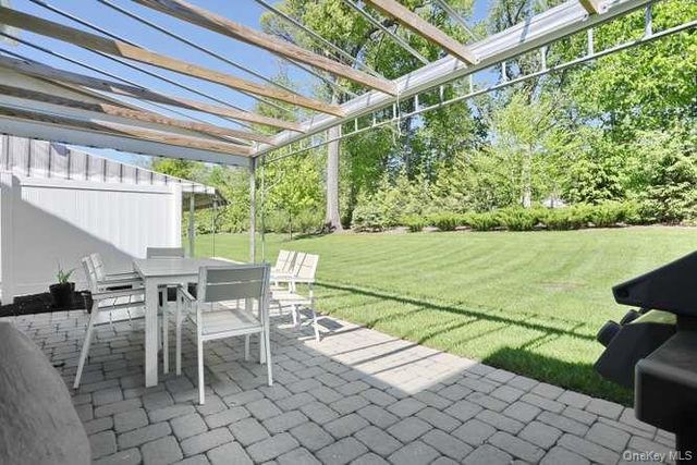 11 Silverwood Circle, Suffern, NY 10901