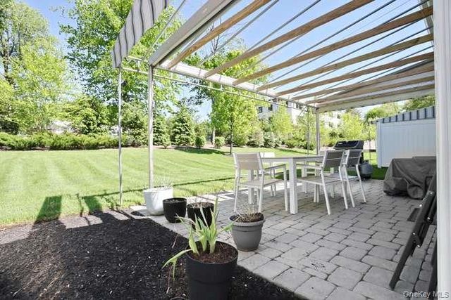11 Silverwood Circle, Suffern, NY 10901