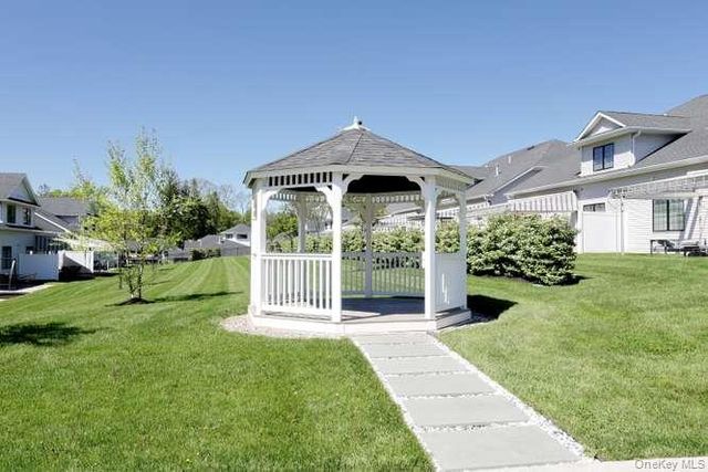 11 Silverwood Circle, Suffern, NY 10901