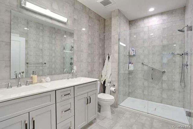 11 Silverwood Circle, Suffern, NY 10901