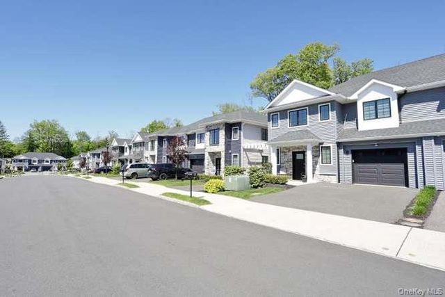 11 Silverwood Circle, Suffern, NY 10901