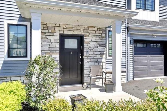 11 Silverwood Circle, Suffern, NY 10901