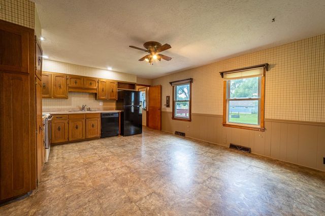 2181 E Mentor Rd, Assaria, KS 67416