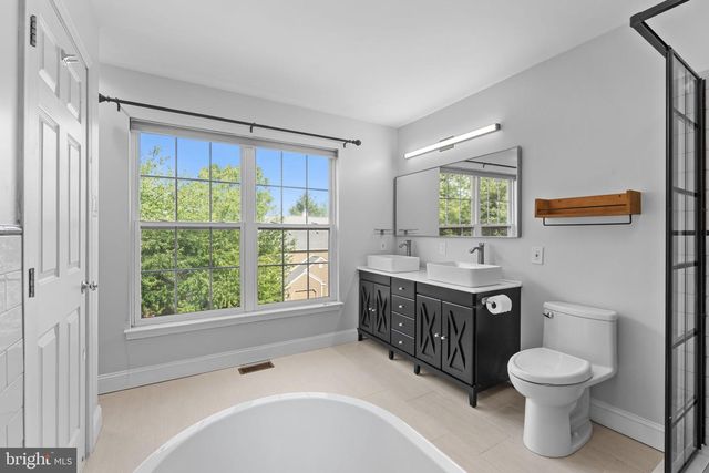158 WEYBRIDGE DR, Malvern, PA 19355