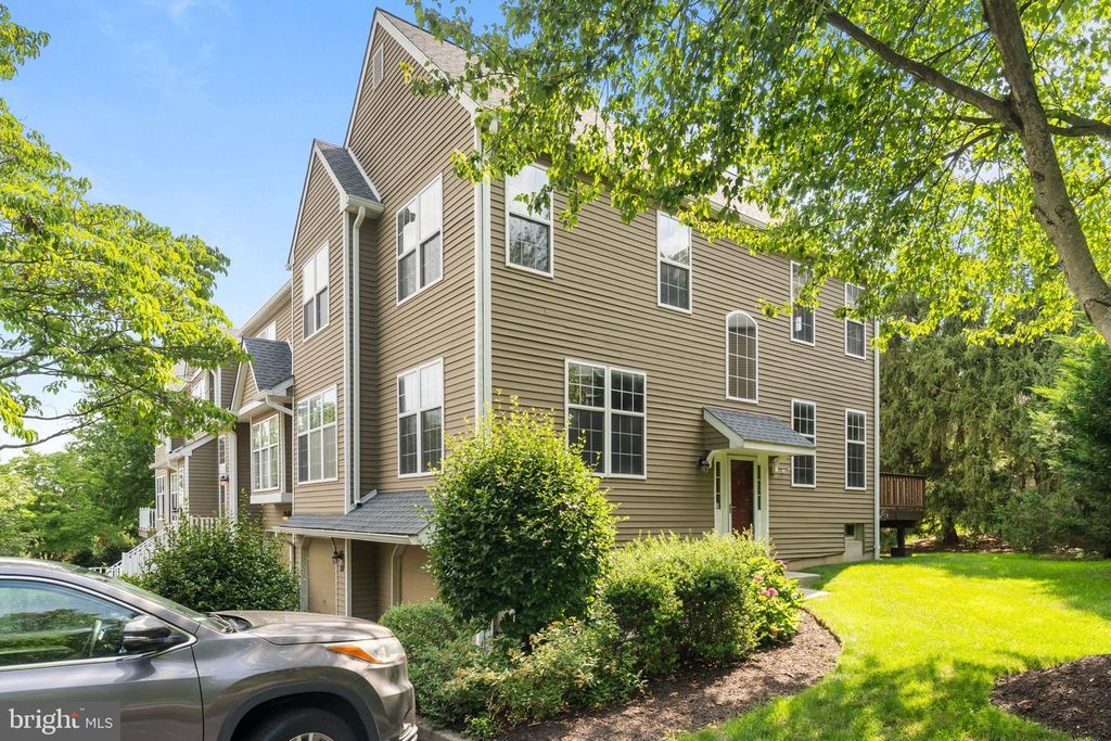 158 WEYBRIDGE DR, Malvern, PA 19355