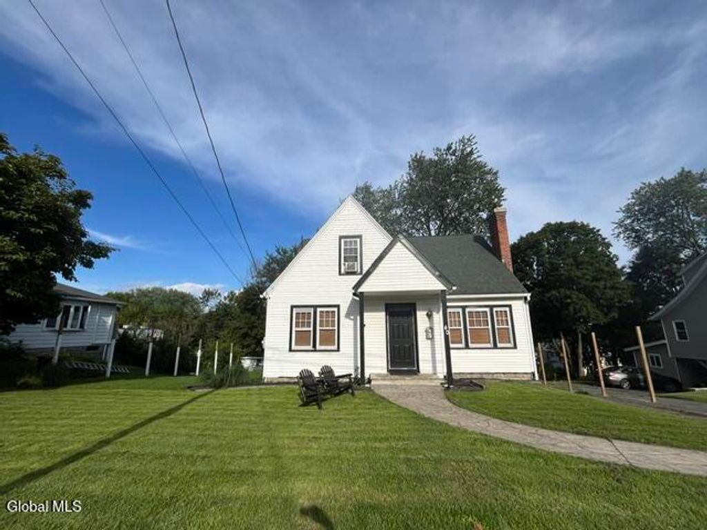 40 McCulloch Avenue, Ravena, NY 12143
