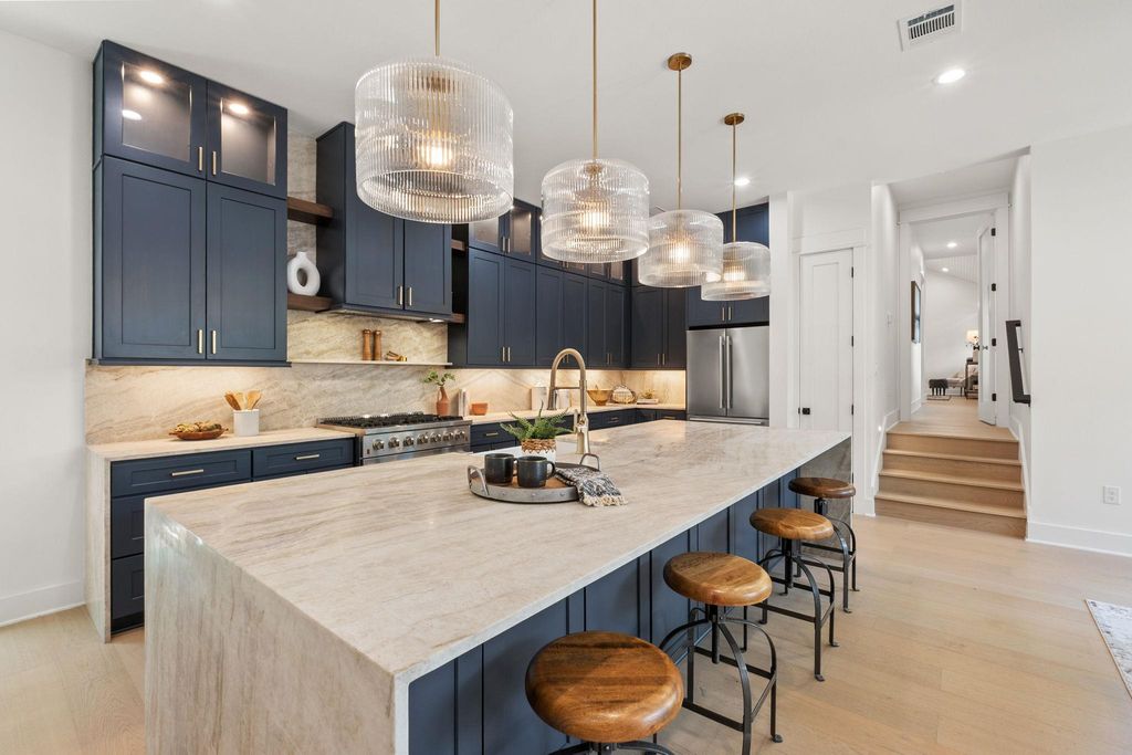 3109 Lyons RD, Austin, TX 78702