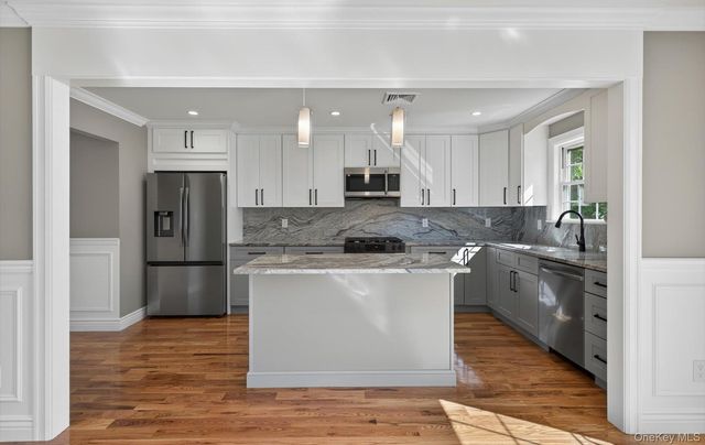 250 Bennett Avenue, Hempstead, NY 11550