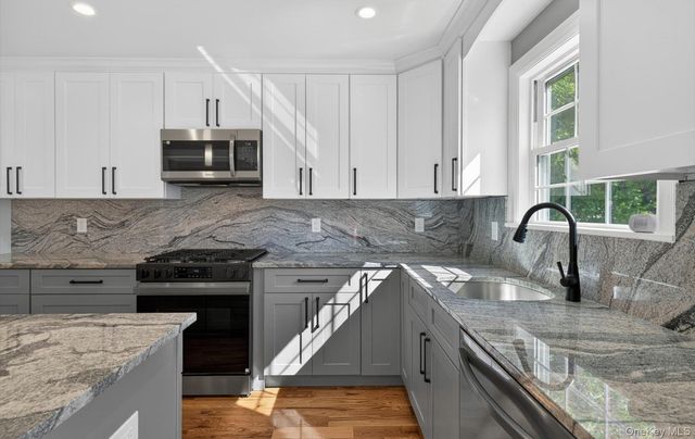 250 Bennett Avenue, Hempstead, NY 11550