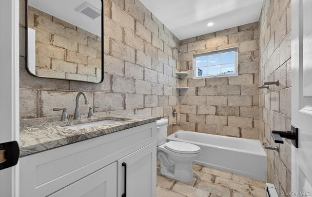 250 Bennett Avenue, Hempstead, NY 11550