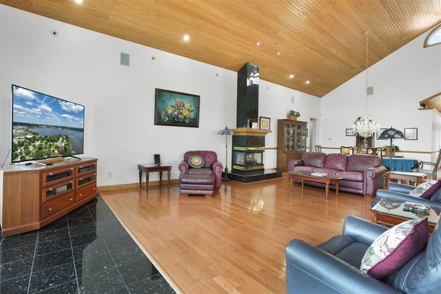 707 Lake Shore Drive, Cadillac, MI 49601