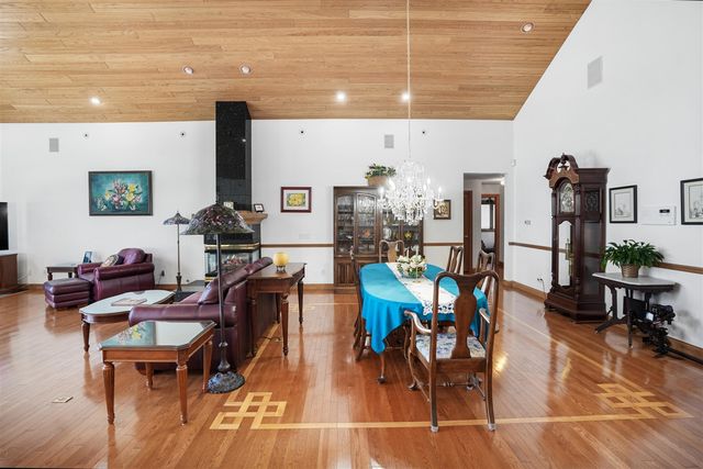 707 Lake Shore Drive, Cadillac, MI 49601