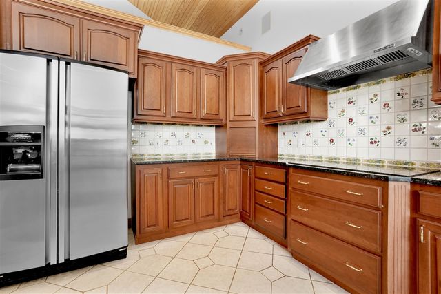 707 Lake Shore Drive, Cadillac, MI 49601