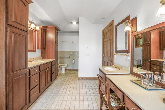 707 Lake Shore Drive, Cadillac, MI 49601