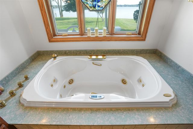 707 Lake Shore Drive, Cadillac, MI 49601