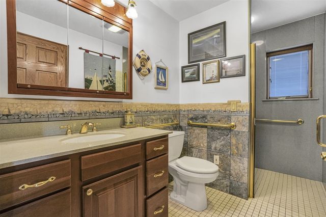 707 Lake Shore Drive, Cadillac, MI 49601