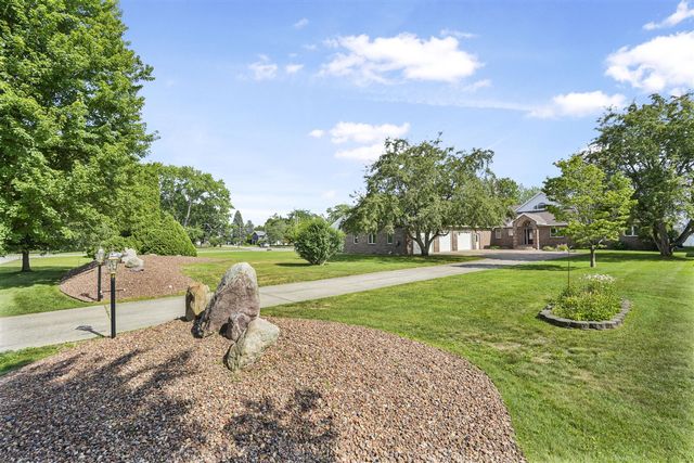 707 Lake Shore Drive, Cadillac, MI 49601