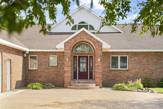 707 Lake Shore Drive, Cadillac, MI 49601