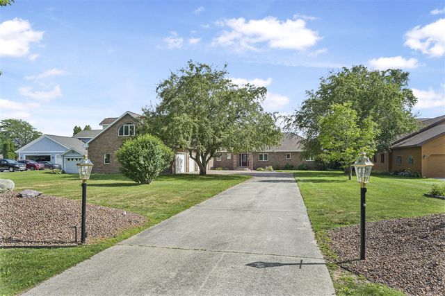 707 Lake Shore Drive, Cadillac, MI 49601