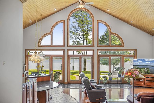 707 Lake Shore Drive, Cadillac, MI 49601