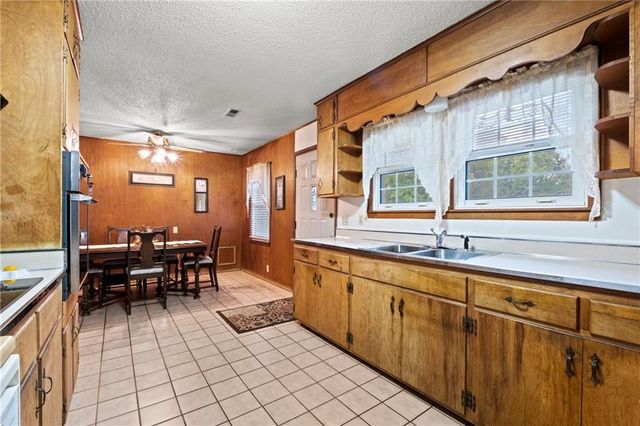 1515 Kenton Street, Leavenworth, KS 66048