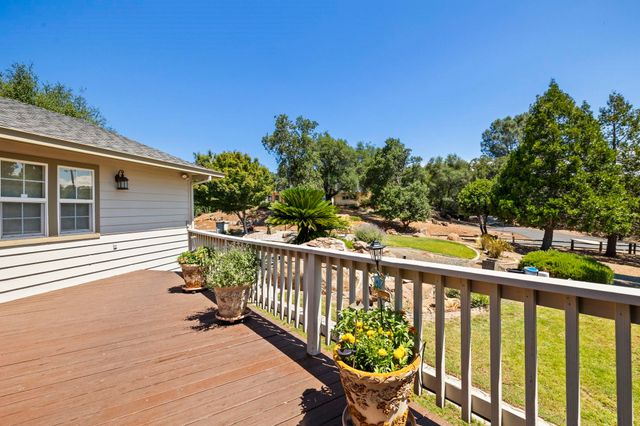 15595 Curtis Cir, Sonora, CA 95370