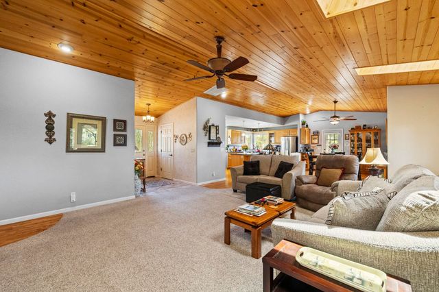 15595 Curtis Cir, Sonora, CA 95370