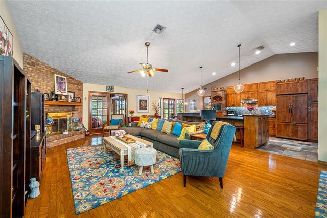 9206 65TH AVENUE E, Bradenton, FL 34202