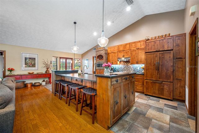 9206 65TH AVENUE E, Bradenton, FL 34202