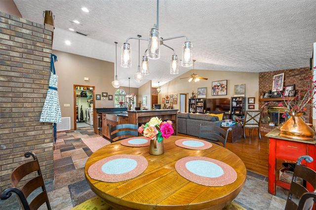 9206 65TH AVENUE E, Bradenton, FL 34202