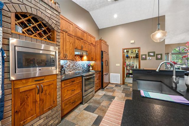 9206 65TH AVENUE E, Bradenton, FL 34202